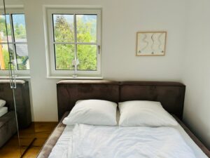 Gaestezimmer-Schlafcouch-Ferienwohnung-Susi-Haus-Christl und Franz-Bad-Aussee