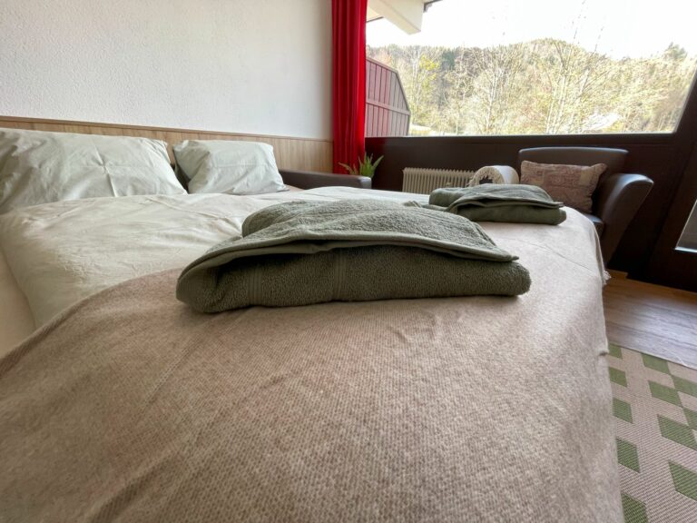 Schlafcouch mit Ausblick Ferienwohnung Jogginghose