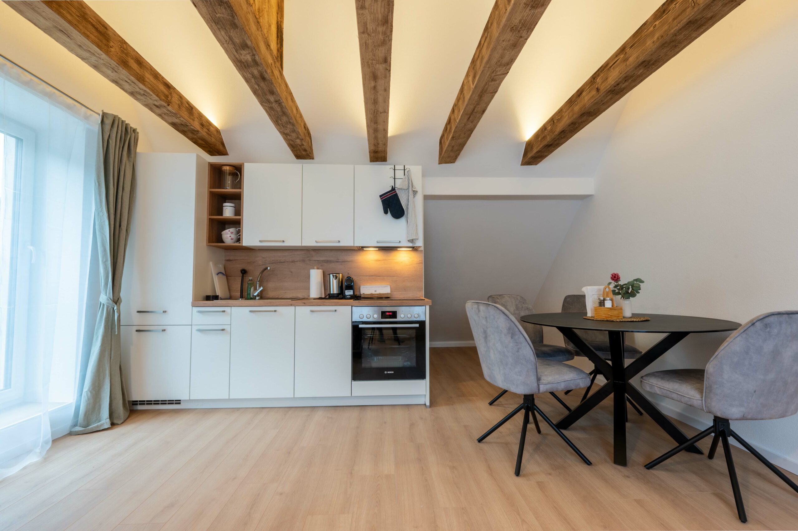 Essbereich Küche Ferienwohnung Traunblick Lauffen